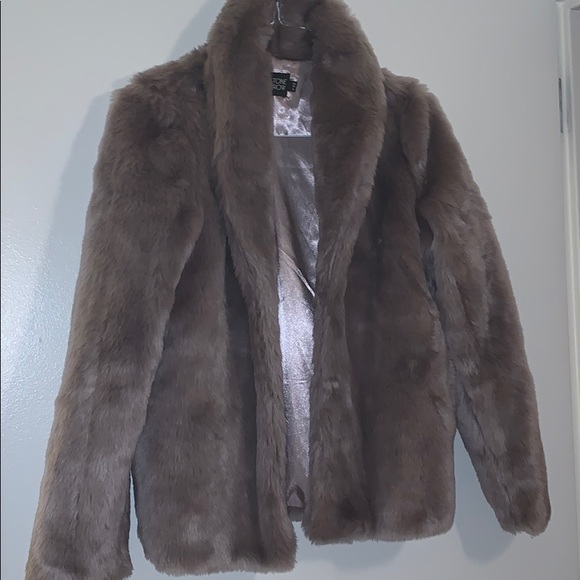 Stone Row Jackets & Blazers - CHIC FAUX FUR JACKET!! Barely worn!